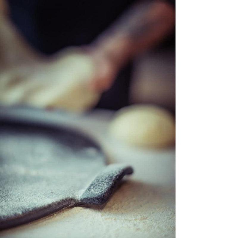 Emile Henry Pizza Stone Round 14.5", Charcoal Emile Henry